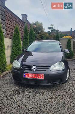 Хэтчбек Volkswagen Golf 2006 в Луцке
