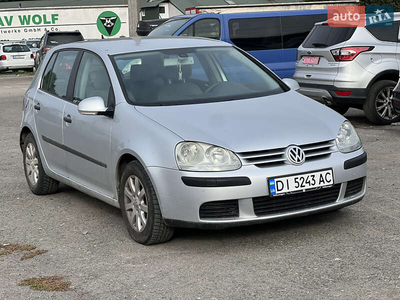 Хэтчбек Volkswagen Golf 2003 в Ровно