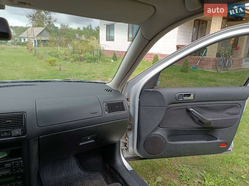 Універсал Volkswagen Golf 1999 в Ратному