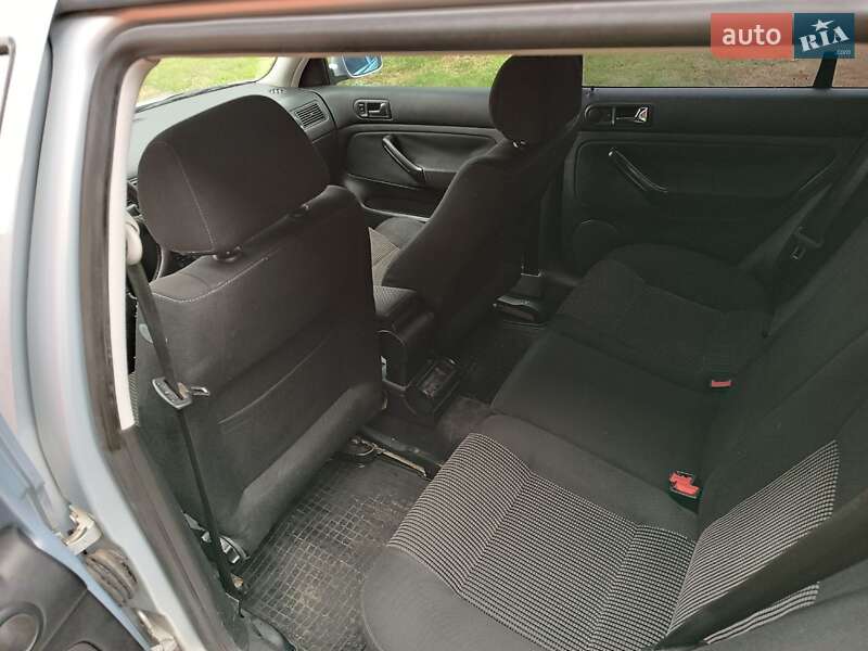 Універсал Volkswagen Golf 1999 в Ратному