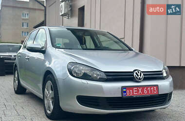 Хэтчбек Volkswagen Golf 2008 в Киеве