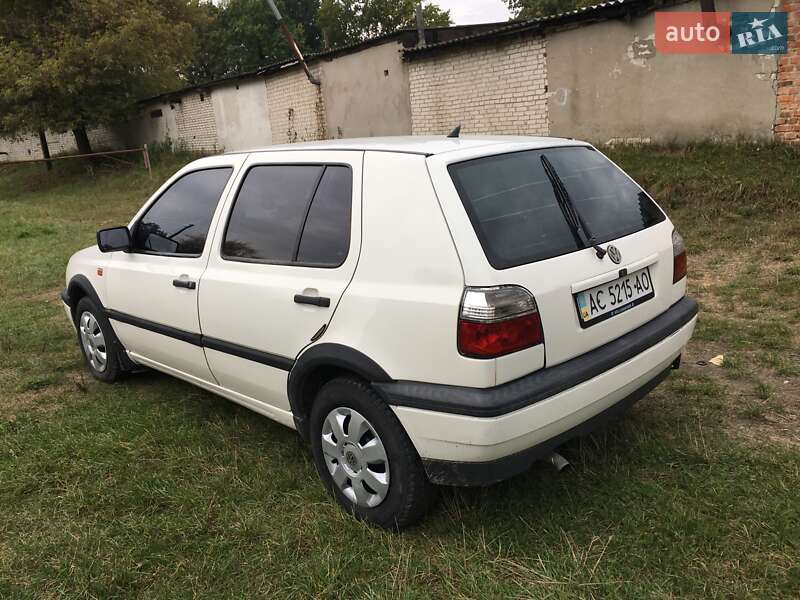 Хэтчбек Volkswagen Golf 1993 в Ковеле