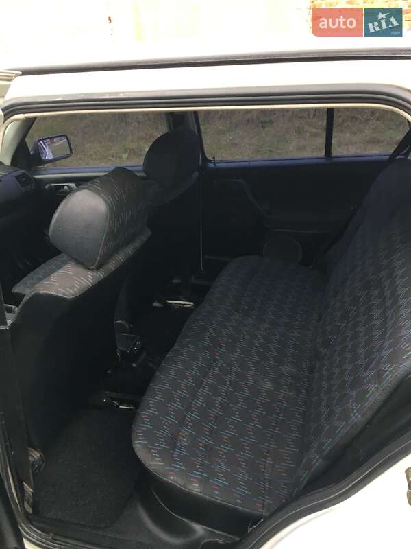 Хэтчбек Volkswagen Golf 1993 в Ковеле