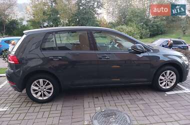Хэтчбек Volkswagen Golf 2019 в Киеве