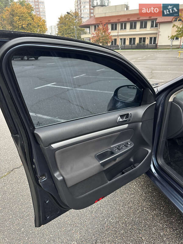 Универсал Volkswagen Golf 2010 в Броварах