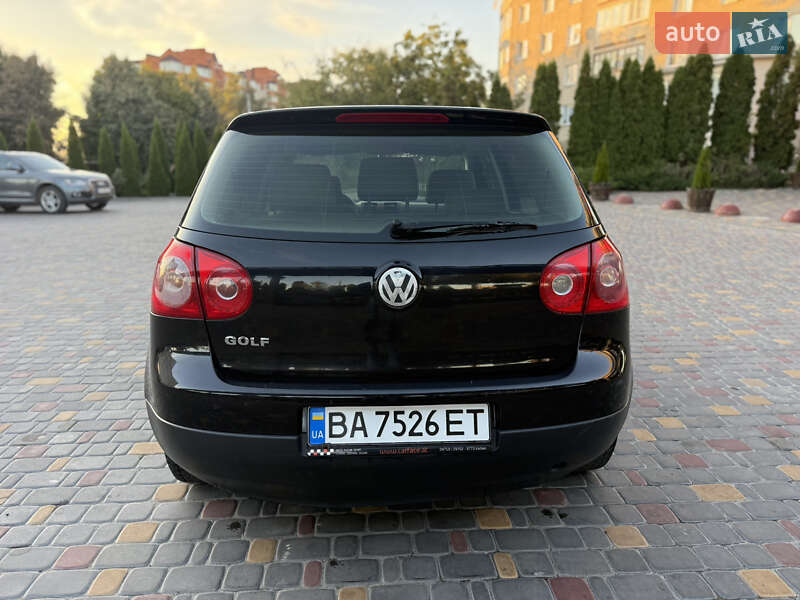 Хэтчбек Volkswagen Golf 2005 в Тернополе