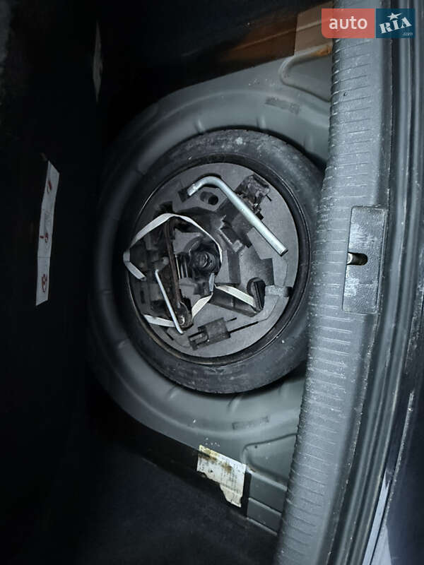 Хэтчбек Volkswagen Golf 2005 в Тернополе