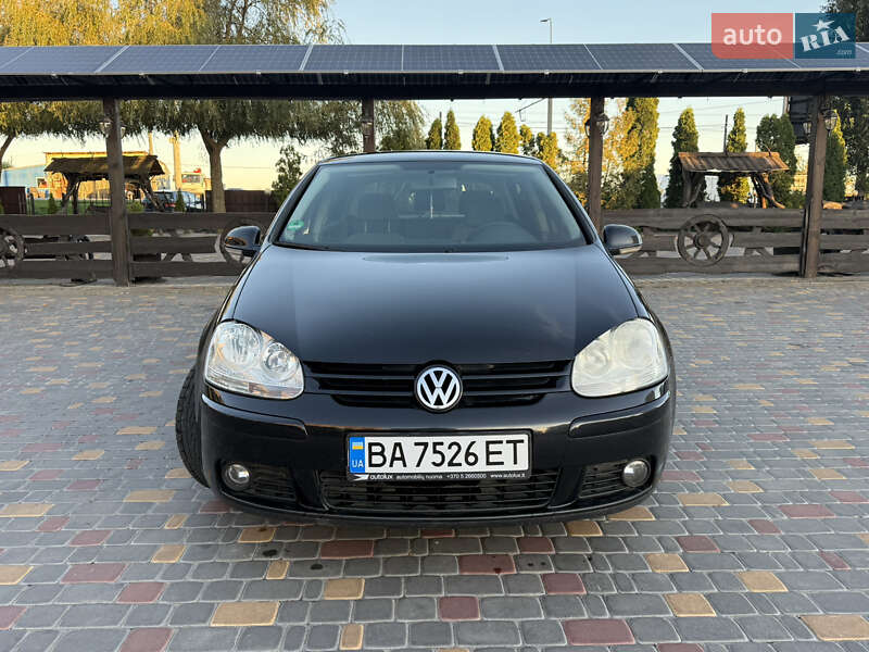 Хэтчбек Volkswagen Golf 2005 в Тернополе