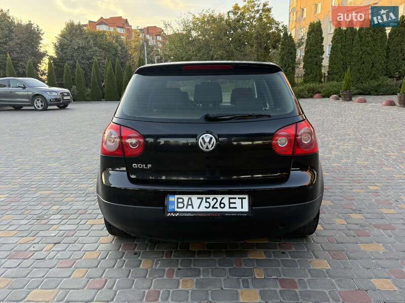 Хэтчбек Volkswagen Golf 2005 в Тернополе