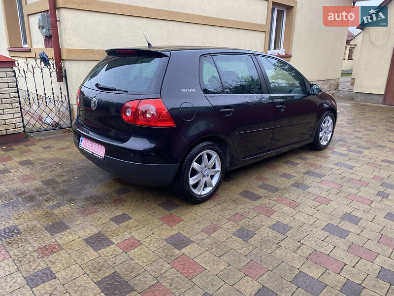 Хэтчбек Volkswagen Golf 2006 в Ковеле