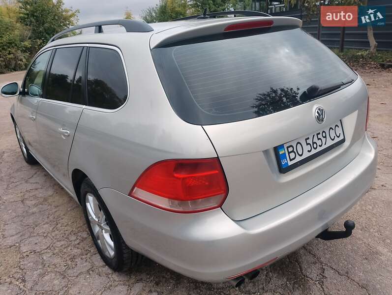 Універсал Volkswagen Golf 2009 в Тернополі