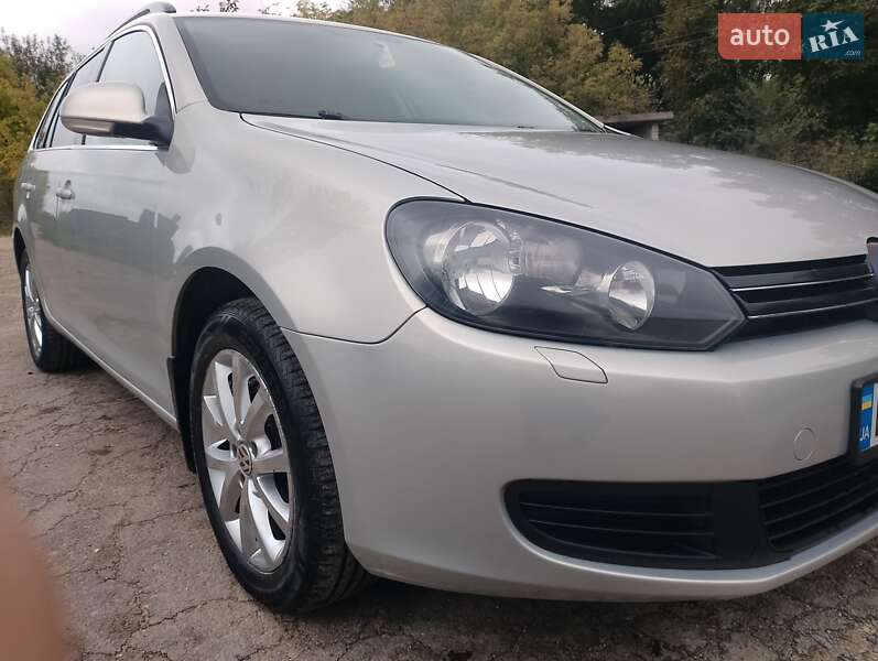 Універсал Volkswagen Golf 2009 в Тернополі