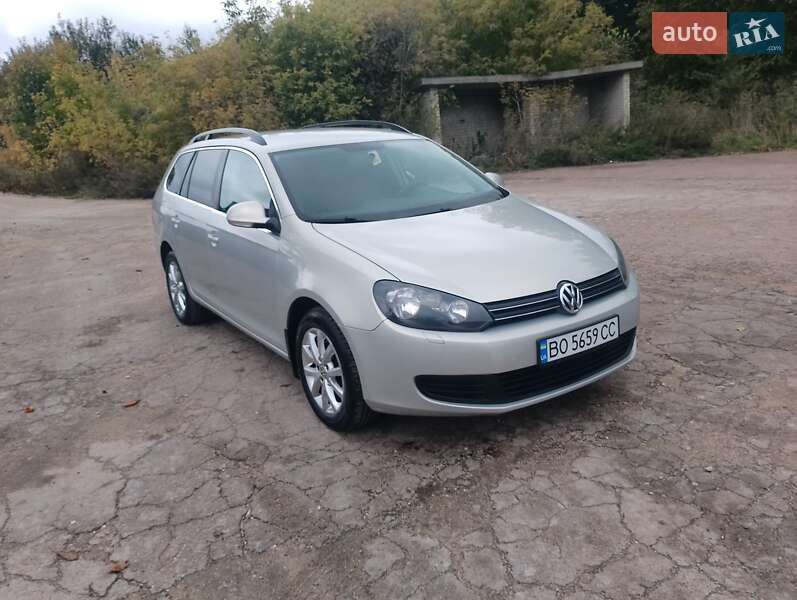 Універсал Volkswagen Golf 2009 в Тернополі