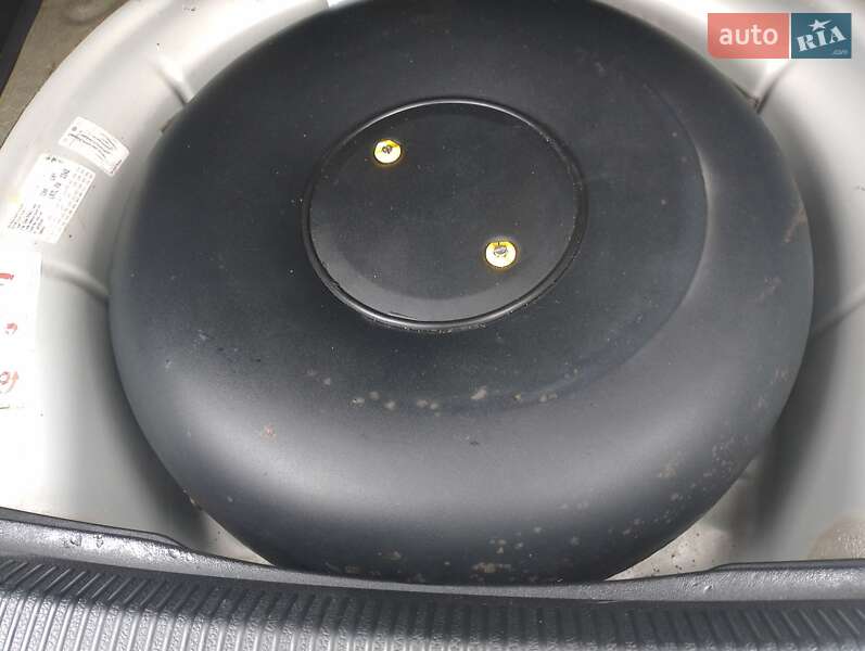 Універсал Volkswagen Golf 2009 в Тернополі