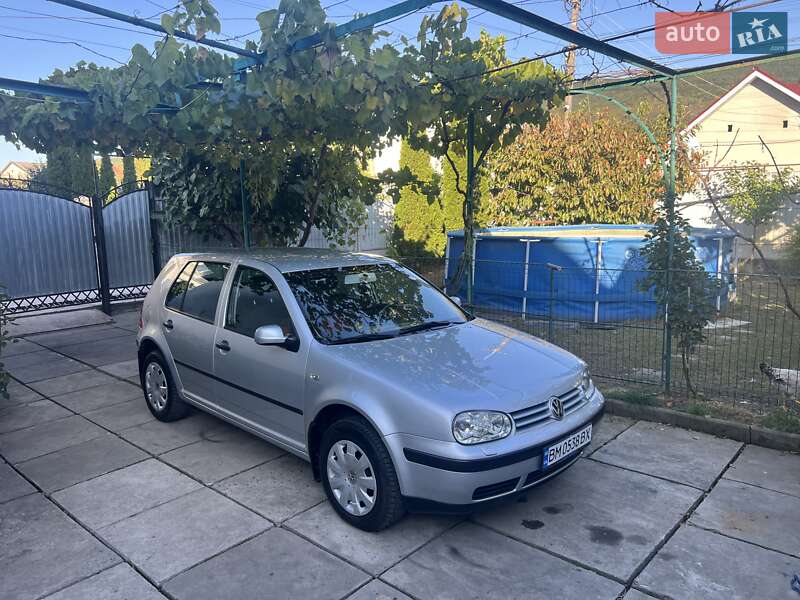 Volkswagen Golf 2000