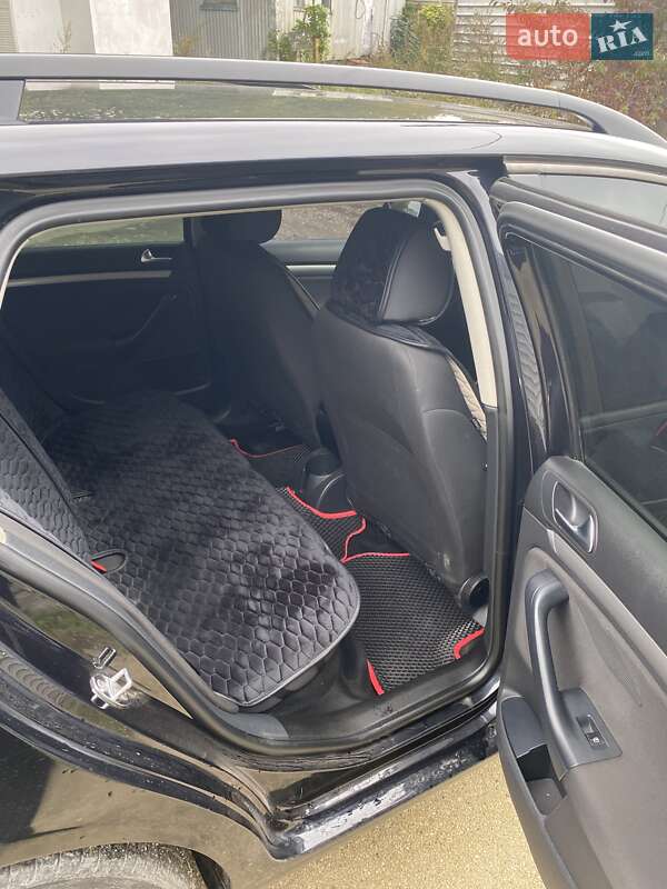 Універсал Volkswagen Golf 2012 в Тернополі