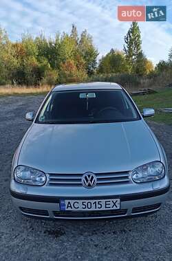 Хэтчбек Volkswagen Golf 2001 в Камне-Каширском
