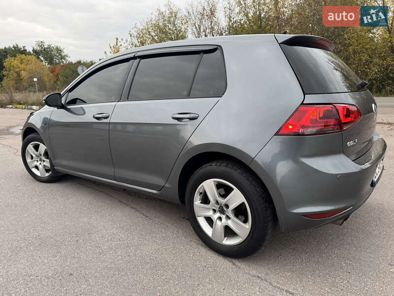 Хэтчбек Volkswagen Golf 2014 в Кролевце