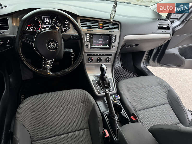 Хэтчбек Volkswagen Golf 2014 в Кролевце