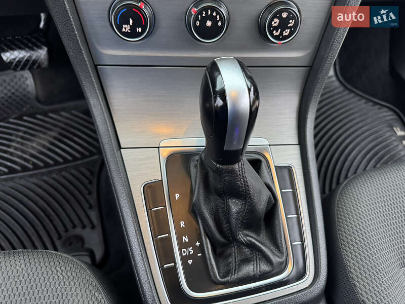 Хэтчбек Volkswagen Golf 2014 в Кролевце