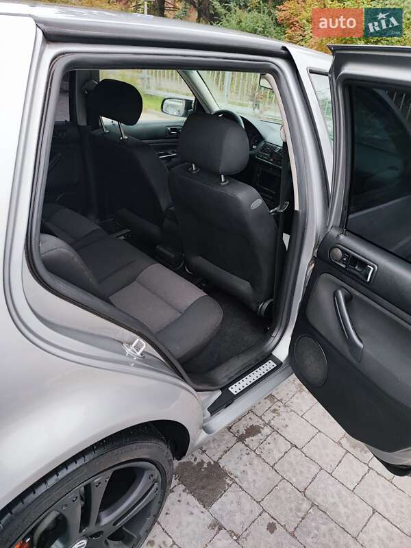 Хетчбек Volkswagen Golf 2002 в Тернополі