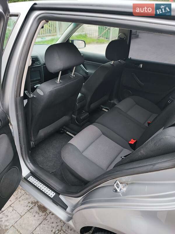 Хетчбек Volkswagen Golf 2002 в Тернополі