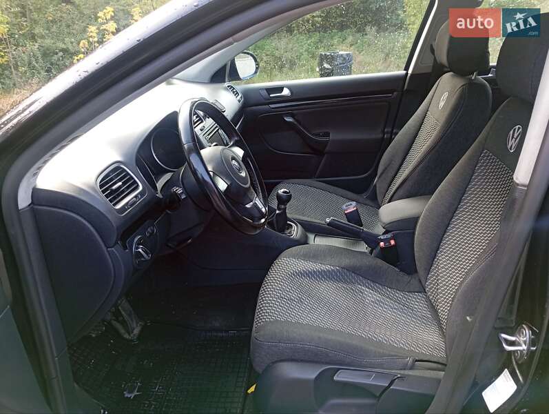 Универсал Volkswagen Golf 2010 в Стрые