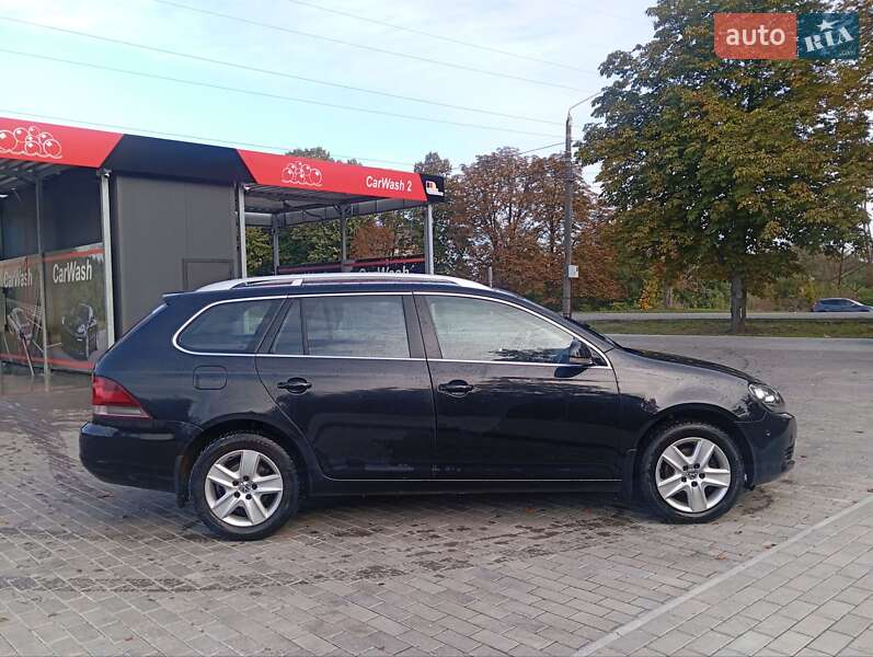 Универсал Volkswagen Golf 2010 в Стрые