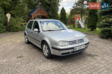 Хетчбек Volkswagen Golf 2002 в Львові
