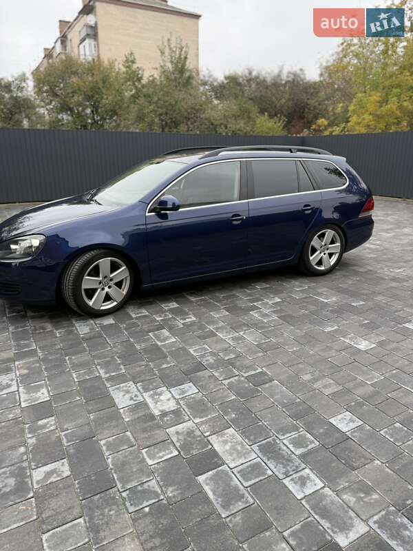 Універсал Volkswagen Golf 2010 в Хмельницькому