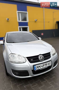 Хэтчбек Volkswagen Golf 2006 в Звягеле