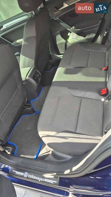 Хетчбек Volkswagen Golf 2018 в Ужгороді