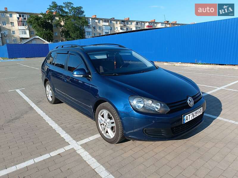 Универсал Volkswagen Golf 2011 в Калуше