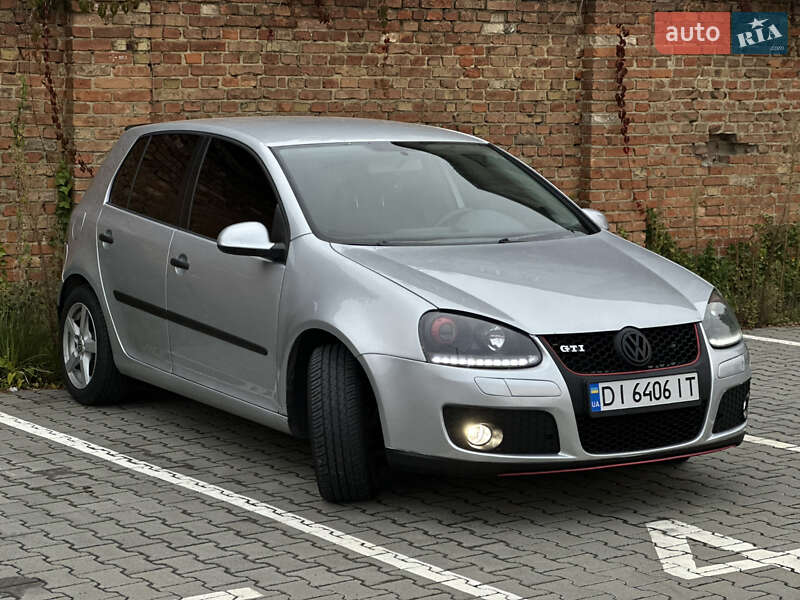 Volkswagen Golf 2004