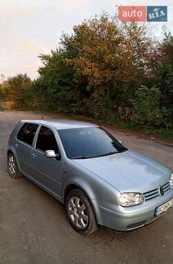 Хетчбек Volkswagen Golf 2003 в Пустомитах