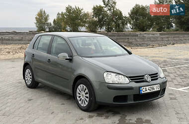 Хетчбек Volkswagen Golf 2004 в Черкасах