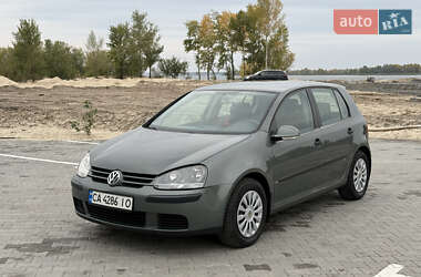 Хэтчбек Volkswagen Golf 2004 в Черкассах