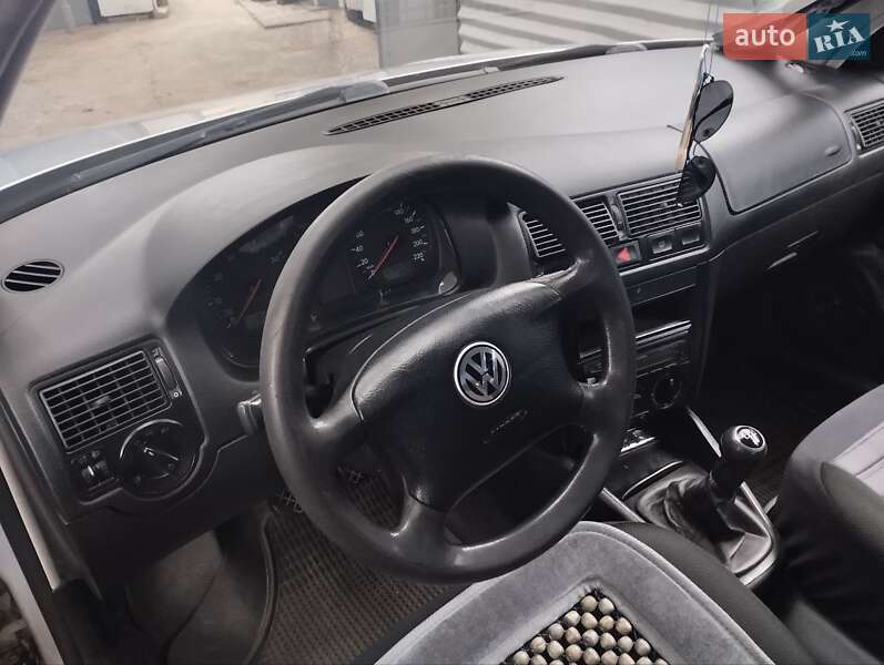 Хэтчбек Volkswagen Golf 1998 в Измаиле