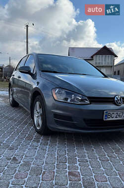 Хэтчбек Volkswagen Golf 2015 в Львове