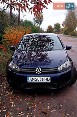 Хетчбек Volkswagen Golf 2010 в Житомирі