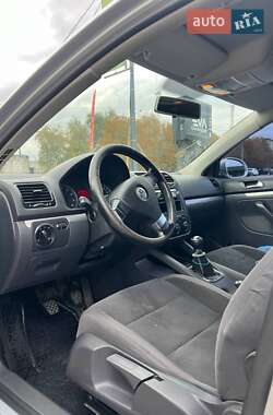 Универсал Volkswagen Golf 2009 в 
