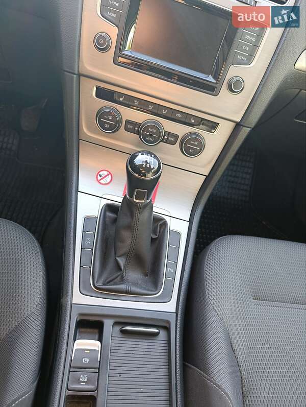 Універсал Volkswagen Golf 2015 в Летичіві