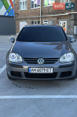 Хэтчбек Volkswagen Golf 2005 в Звягеле