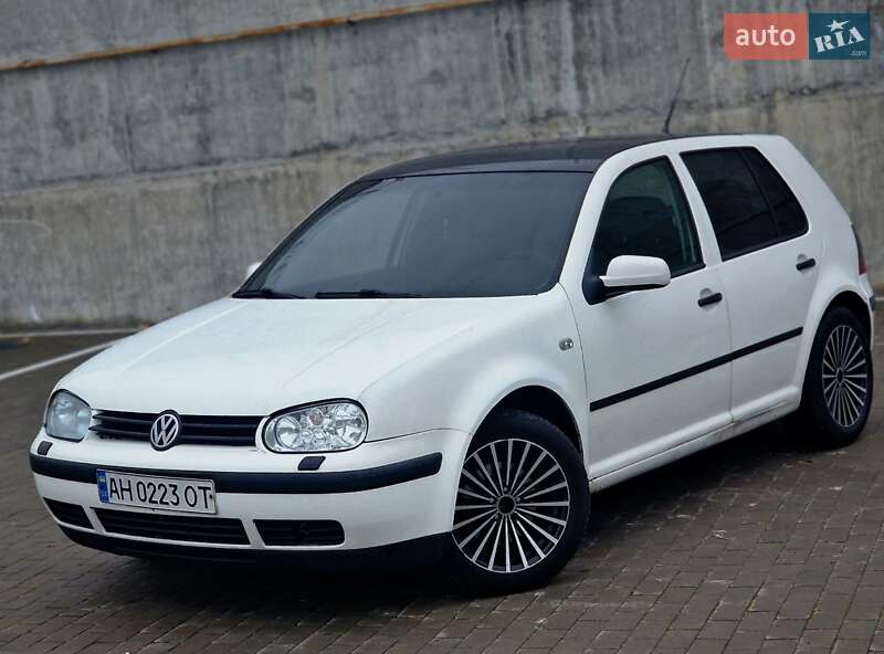 Хетчбек Volkswagen Golf 2001 в Одесі