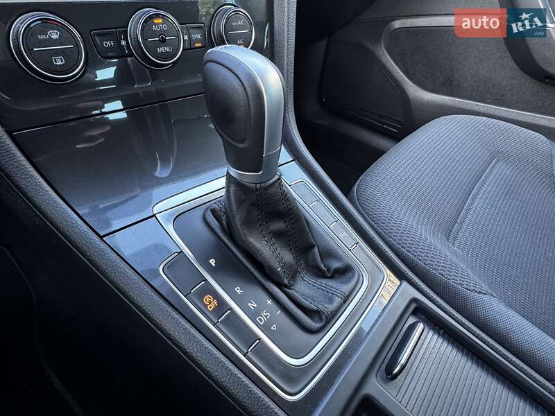 Універсал Volkswagen Golf 2019 в Хмельницькому