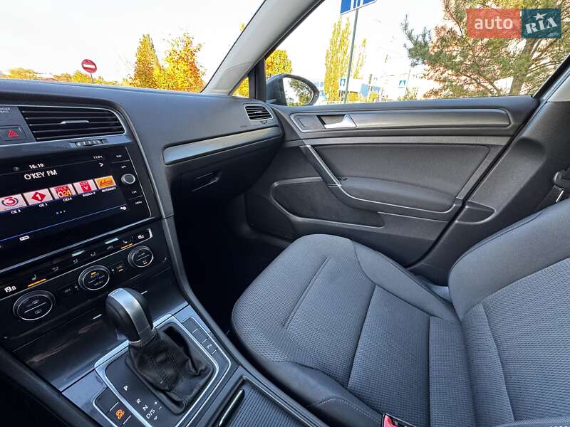 Універсал Volkswagen Golf 2019 в Хмельницькому