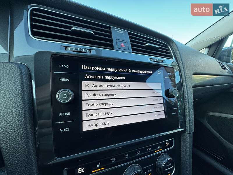 Універсал Volkswagen Golf 2019 в Хмельницькому