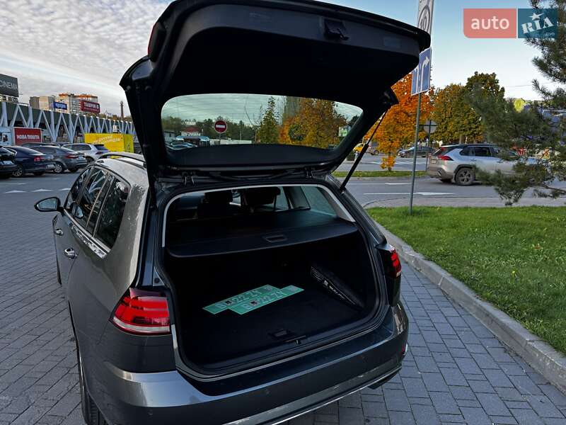 Універсал Volkswagen Golf 2019 в Хмельницькому