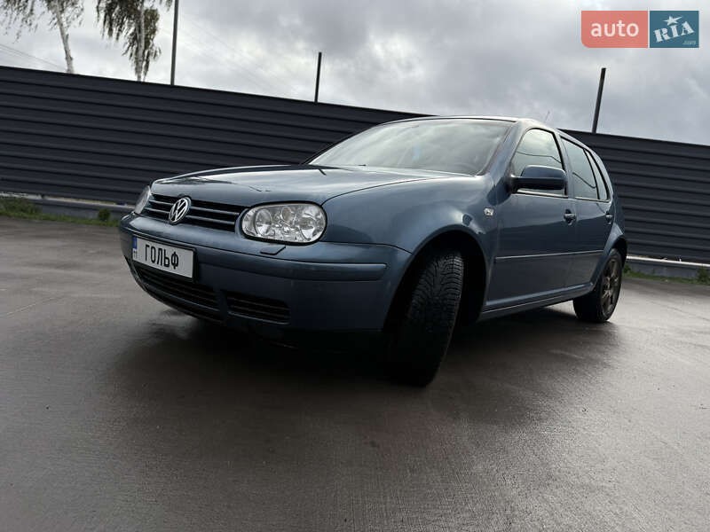 Хетчбек Volkswagen Golf 2003 в Києві