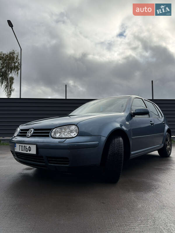Хетчбек Volkswagen Golf 2003 в Києві